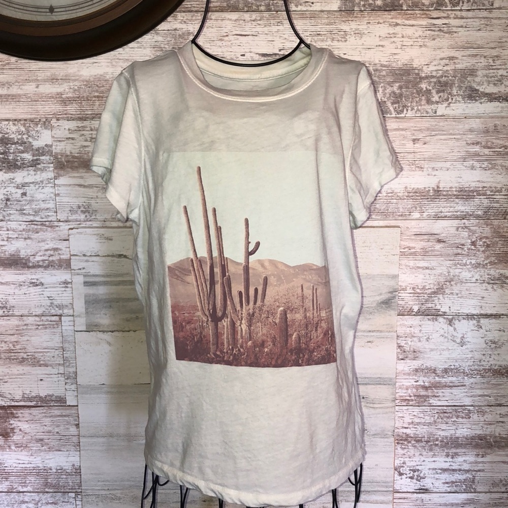 Universal thread cactus shirt south west shirt size medium Cowgirl country top‌